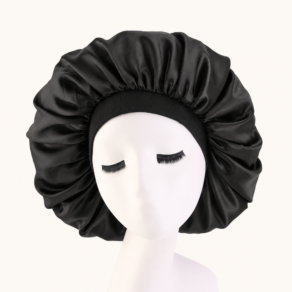 Schwarze Satin-Schlafhaube mit elastischem Rand – bereinigtes Lieferantenfoto